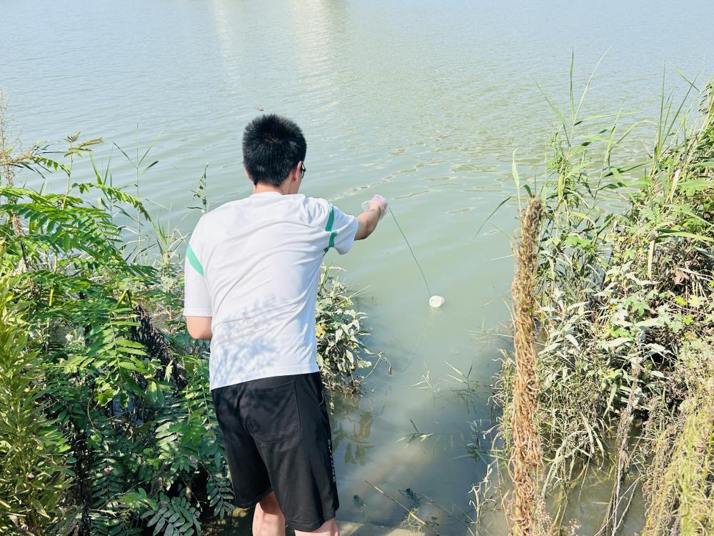 京杭运河水质调研及河长制调研团赴广陵区何家山调研