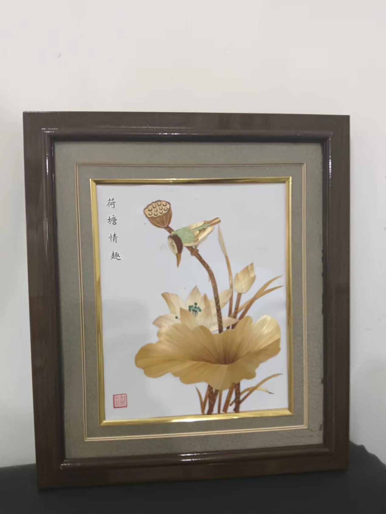 细腻雅致的树雕画——《荷塘情趣》